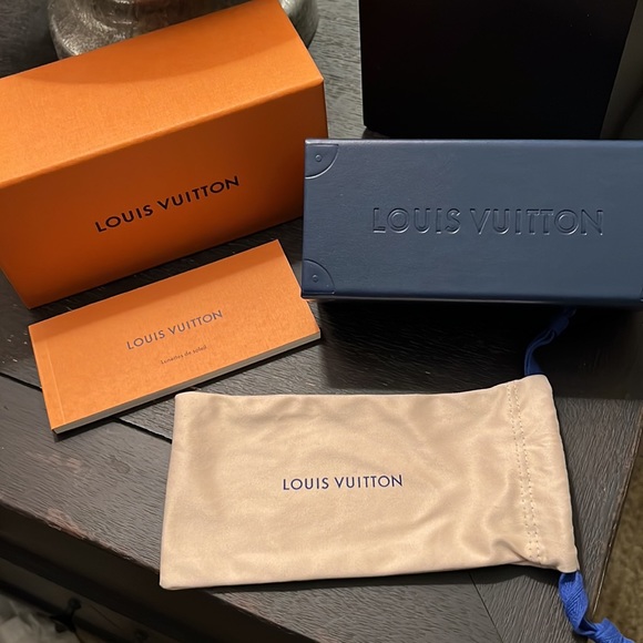 Louis Vuitton Blade sunglasses in tortoise monogram - Picture 11 of 11